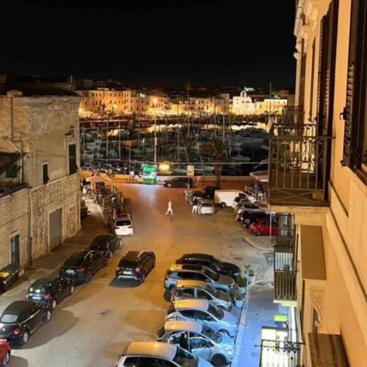 Seaport #Apartment Trani Bagian luar foto